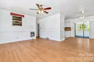 907 W Blue Ridge Rd, East Flat Rock, NC 28726 - Photo 15