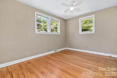 907 W Blue Ridge Road, East Flat Rock, NC 28726 - Photo 25
