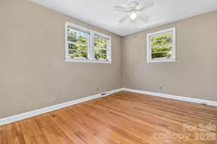 907 W Blue Ridge Rd, East Flat Rock, NC 28726 - Photo 25