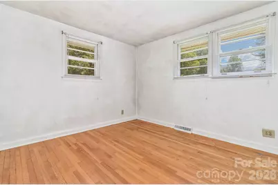907 W Blue Ridge Road, East Flat Rock, NC 28726 - Photo 31