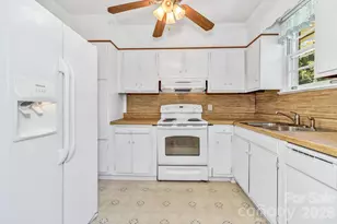 907 W Blue Ridge Rd, East Flat Rock, NC 28726 - Photo 17