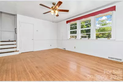 907 W Blue Ridge Road, East Flat Rock, NC 28726 - Photo 13