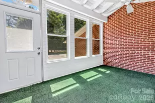 907 W Blue Ridge Rd, East Flat Rock, NC 28726 - Photo 11