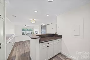 7332 Lake Front Dr, Charlotte, NC 28278 - Photo 11
