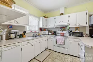 144 E Park Rd, Ellenboro, NC 28040 - Photo 15