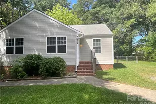 6013 Carver Blvd, Charlotte, NC 28269 - Photo 1