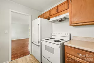 2000 Russell Ave, Charlotte, NC 28216 - Photo 5