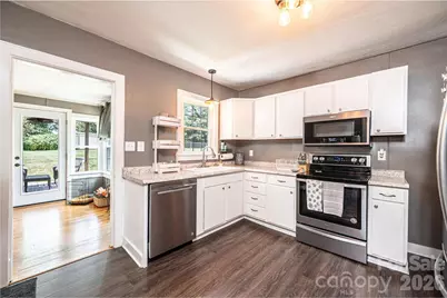 1240 12th Street Place NW, Hickory, NC 28601 - Photo 13