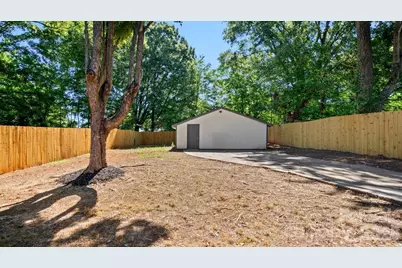 1215 Wilson W Lee Boulevard, Statesville, NC 28677 - Photo 19