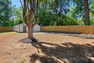 1215 Wilson W Lee Blvd, Statesville, NC 28677 - Photo 21