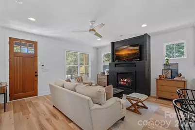 1642 Longfellow Street, Charlotte, NC 28205 - Photo 3