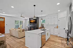 1642 Longfellow St, Charlotte, NC 28205 - Photo 9