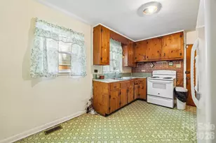 1936 St Paul St, Charlotte, NC 28216 - Photo 9