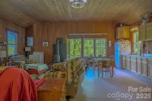 1712 Little Crk Rd, Hot Springs, NC 28743 - Photo 17