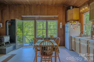 1712 Little Crk Rd, Hot Springs, NC 28743 - Photo 5