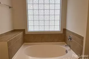 527 Dubois Court, Charlotte, NC 28208 - Photo 25
