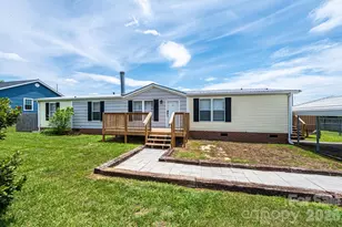 2385 Arrowwood Dr, Hickory, NC 28601 - Photo 3
