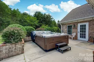 8106 Breezy Hill Dr, Browns Summit, NC 27214 - Photo 25