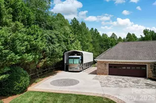 8106 Breezy Hill Dr, Browns Summit, NC 27214 - Photo 39