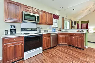 6719 Reedy Creek Rd, Charlotte, NC 28215 - Photo 9