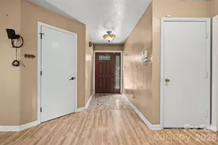 9330 Oren Thompson Rd, Charlotte, NC 28213 - Photo 5