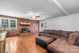 227 W 27th St, Newton, NC 28658 - Photo 5