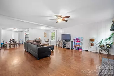 227 W 27th Street, Newton, NC 28658 - Photo 3