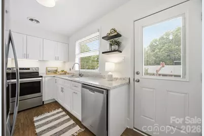4500 Woodlark Lane, Charlotte, NC 28211 - Photo 5