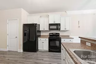 7820 Rockland Dr, Charlotte, NC 28213 - Photo 9