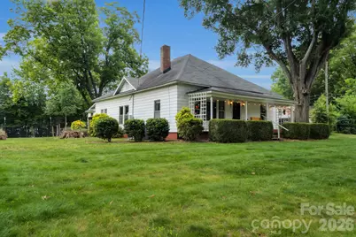 2103 N Thomas Avenue, Newton, NC 28658 - Photo 3