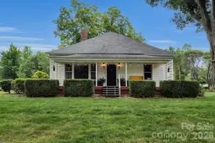 2103 N Thomas Ave, Newton, NC 28658 - Photo 1