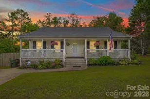 217 Lakewood Dr, Pickens, SC 29671 - Photo 1