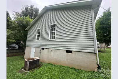 827 E 9th Street, Newton, NC 28658 - Photo 13