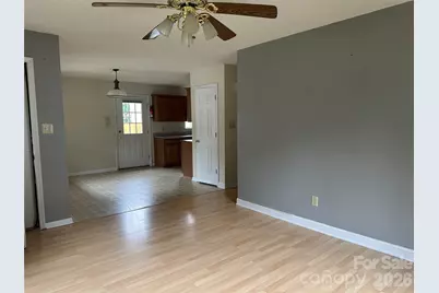 827 E 9th Street, Newton, NC 28658 - Photo 5