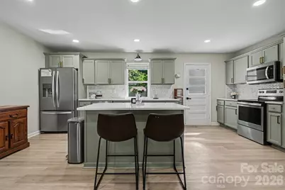 4023 Strangford Avenue, Charlotte, NC 28215 - Photo 7