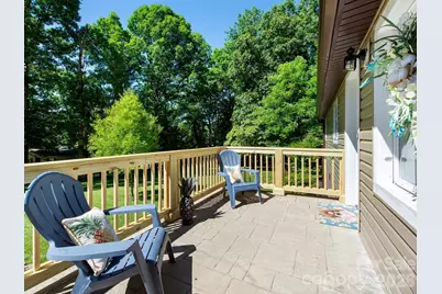 425 Lyndhurst Drive, Hendersonville, NC 28791 - Photo 5