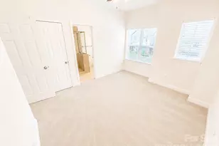 4376 Yoruk Forest Ln, Charlotte, NC 28211 - Photo 15