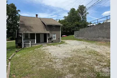 808 Harrisburg Drive SW, Lenoir, NC 28645 - Photo 3