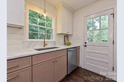 6654 Brookcrest Drive, Charlotte, NC 28210 - Photo 9