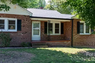 111 Cross Memorial Ave, Morganton, NC 28655 - Photo 15