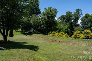 111 Cross Memorial Ave, Morganton, NC 28655 - Photo 17