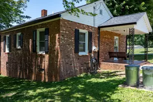 111 Cross Memorial Ave, Morganton, NC 28655 - Photo 23