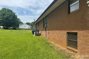 8432 Idlewild Rd, Charlotte, NC 28227 - Photo 15