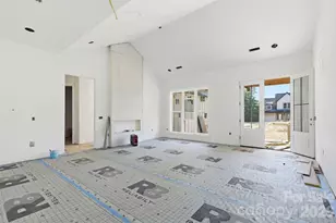 5762 Jeremiah Ct, Hickory, NC 28601 - Photo 9
