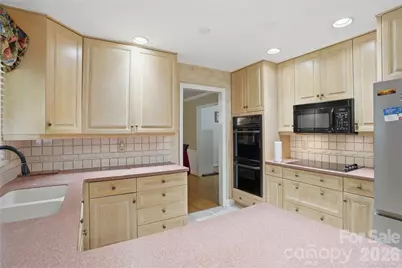 6419 Pencade Lane, Charlotte, NC 28215 - Photo 9