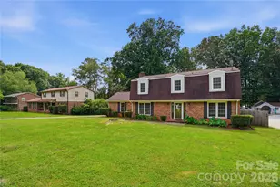 6419 Pencade Ln, Charlotte, NC 28215 - Photo 3