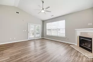 4427 Glenlea Commons Dr, Charlotte, NC 28216 - Photo 9