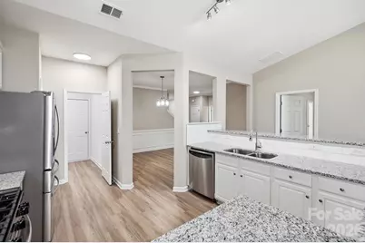 4427 Glenlea Commons Drive, Charlotte, NC 28216 - Photo 17