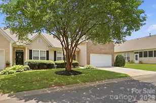 4427 Glenlea Commons Dr, Charlotte, NC 28216 - Photo 5