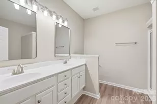 4427 Glenlea Commons Dr, Charlotte, NC 28216 - Photo 27